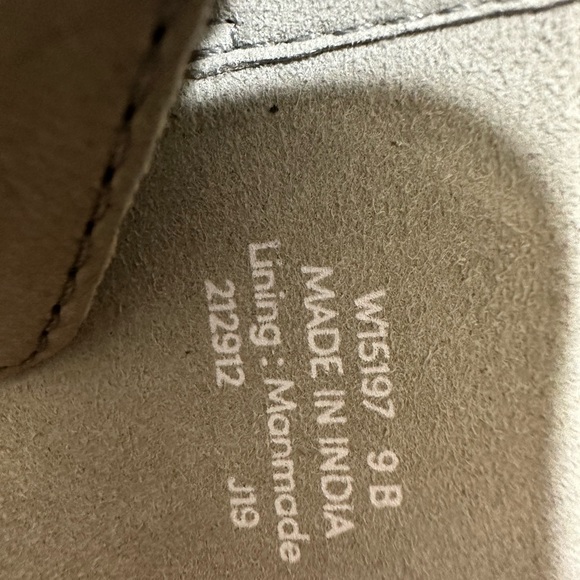 Adorable Bootie Heels - Picture 5 of 5